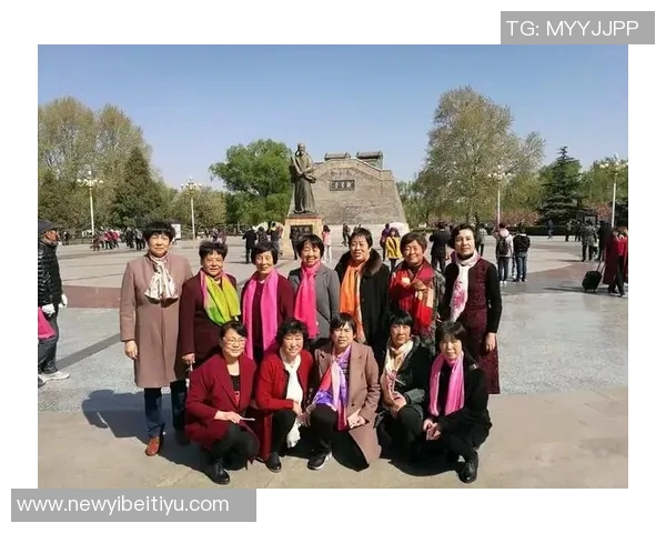 国安球迷齐聚苏州火车站歌声响彻助威气氛热烈 国安球迷齐聚苏州火车站歌声响彻助威气氛热烈