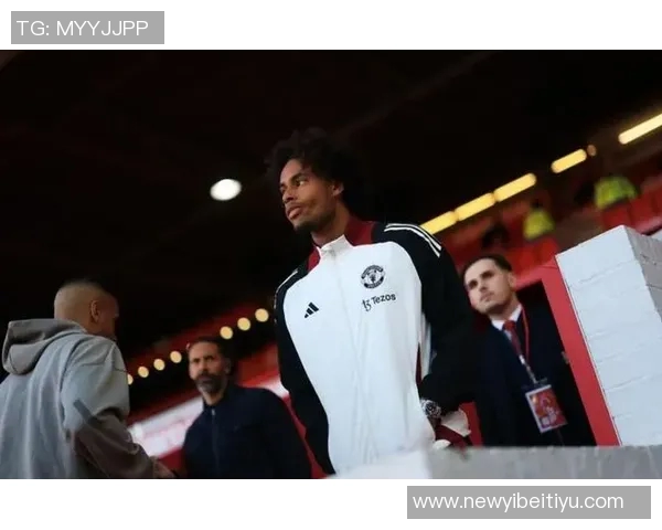 曼联官方宣布利桑德罗齐尔克泽与多名青训球员共同参与卡灵顿训练 曼联官方宣布利桑德罗齐尔克泽与多名青训球员共同参与卡灵顿训练