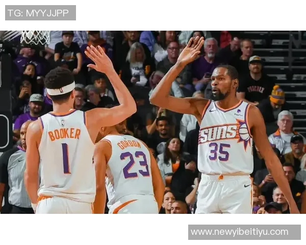 快船对阵鹈鹕比尔缺席前两场状态回暖未在伤病名单中