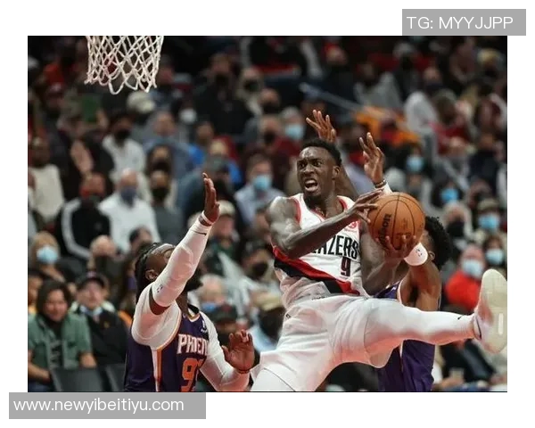 太阳队宣布裁掉前锋CJ亨特利双向球员身份终止