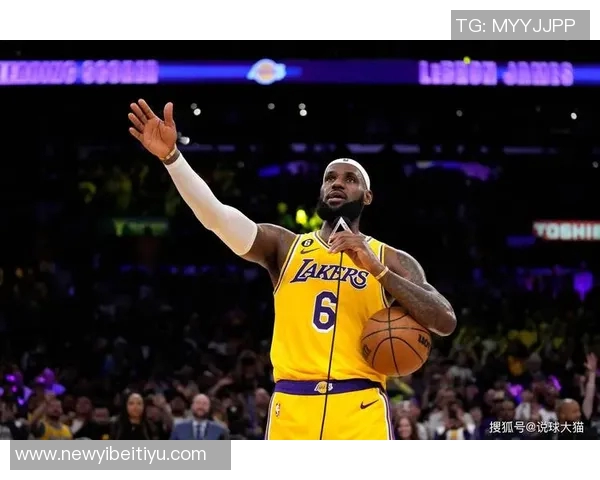 夸梅布朗谈科比遭黑与詹姆斯遭遇引发的争议与双标现象