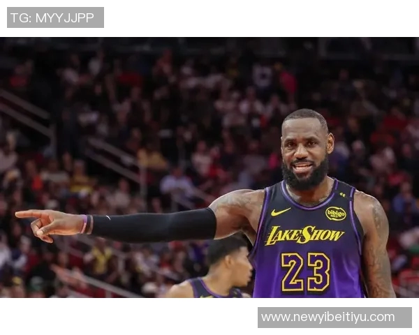 詹姆斯回忆与戴维斯的冠军之路感慨对独行侠的情感对决